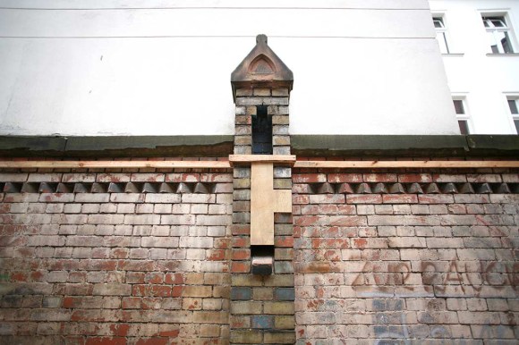 “bricks was shown at galerie weisser elefant on the occasion of the Berlin Art Week“